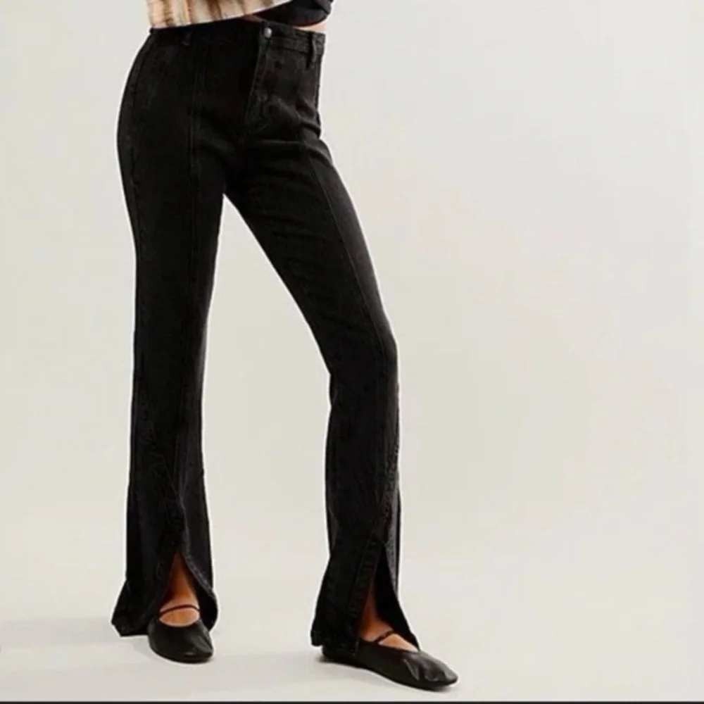 We The Free CRVY Mona High Rise Flare Jeans Sz 29 Split Hem Black Edgy Boho NWT